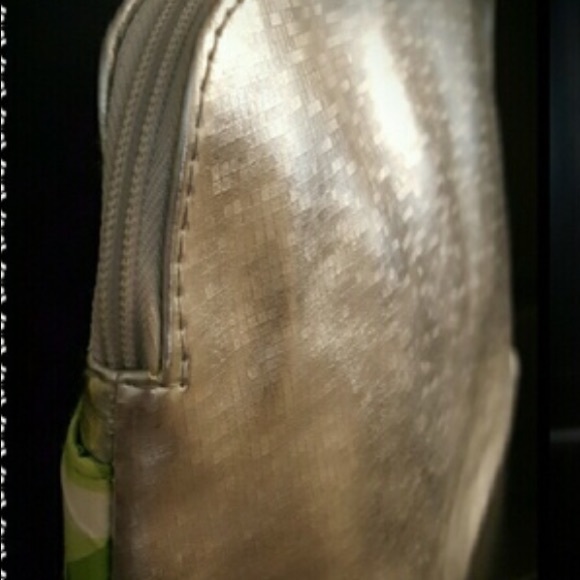 Clinique Cosmetic Travel Pouch - Picture 4 of 7